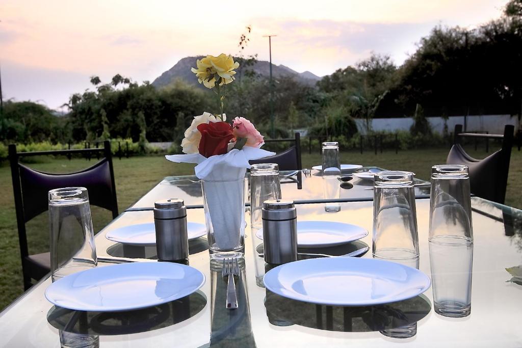 Hotel Devi Palace Udaipur Eksteriør bilde